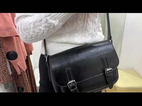 ❤️ Ommaviy onanizm yosh kaltak FeralBerry bir dildo bilan fitting xonasida ❤️❌ Super seks uz.pornsos-com.ru